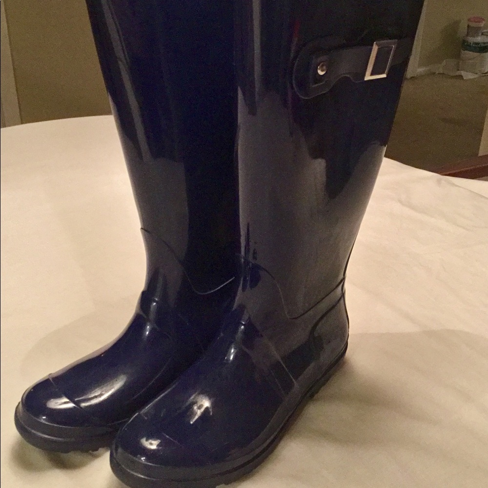 NAVY BLUE WOMEN’S RAIN BOOTS- SIZE 9 (NEW)